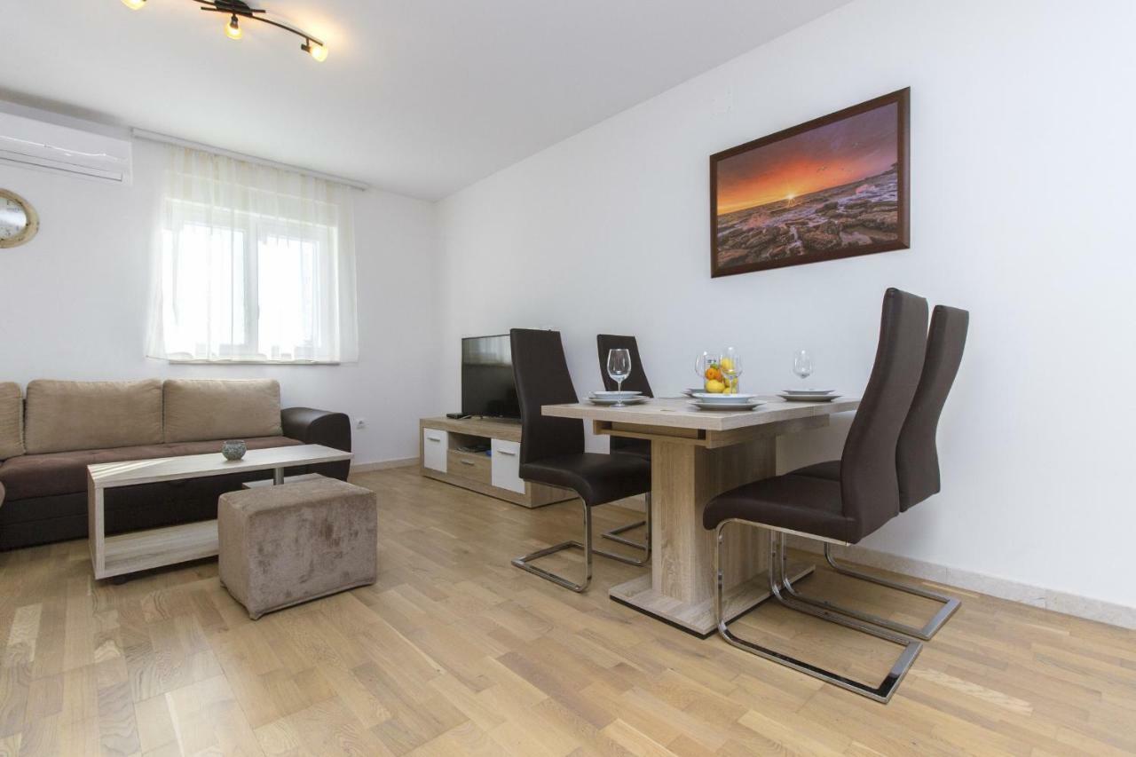 Apartmani Gabriella ヴォディツェ エクステリア 写真